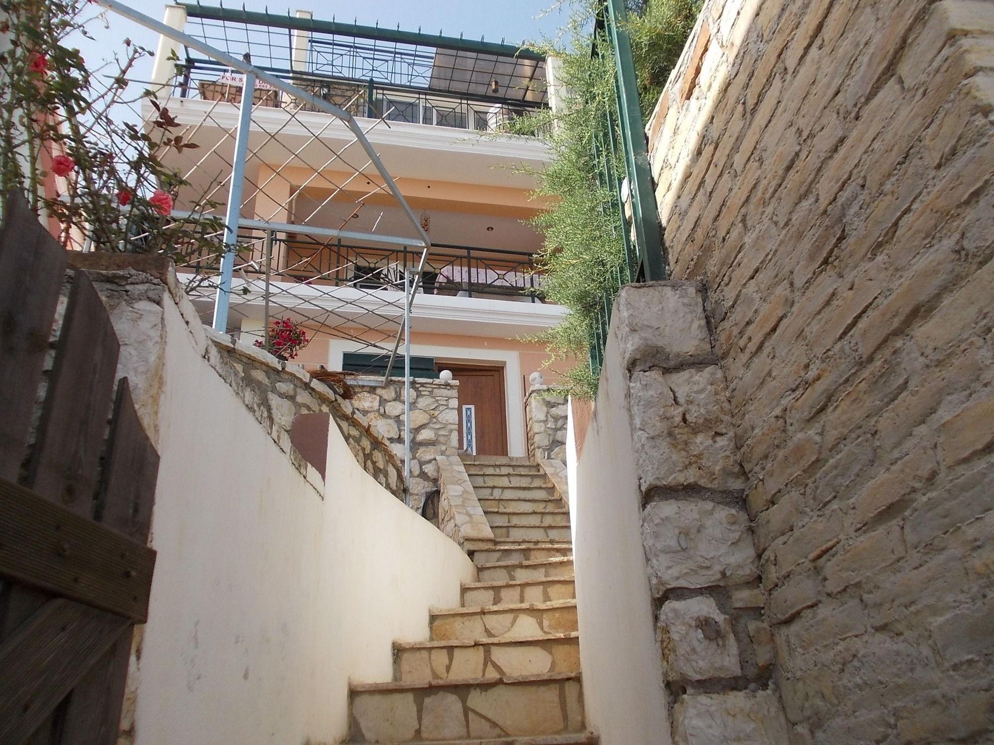 Sarakinos Apartments バルバティ エクステリア 写真