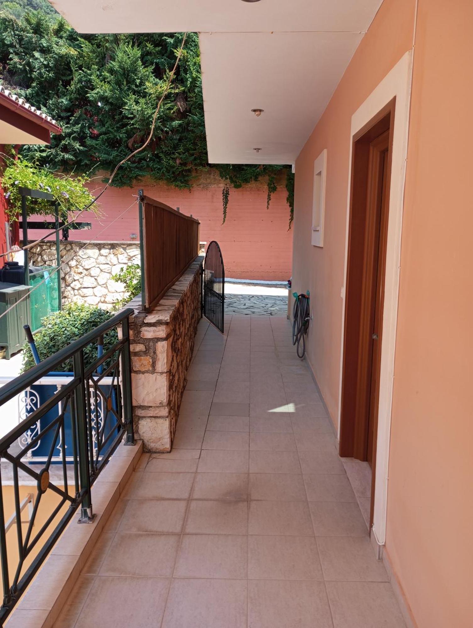 Sarakinos Apartments バルバティ エクステリア 写真