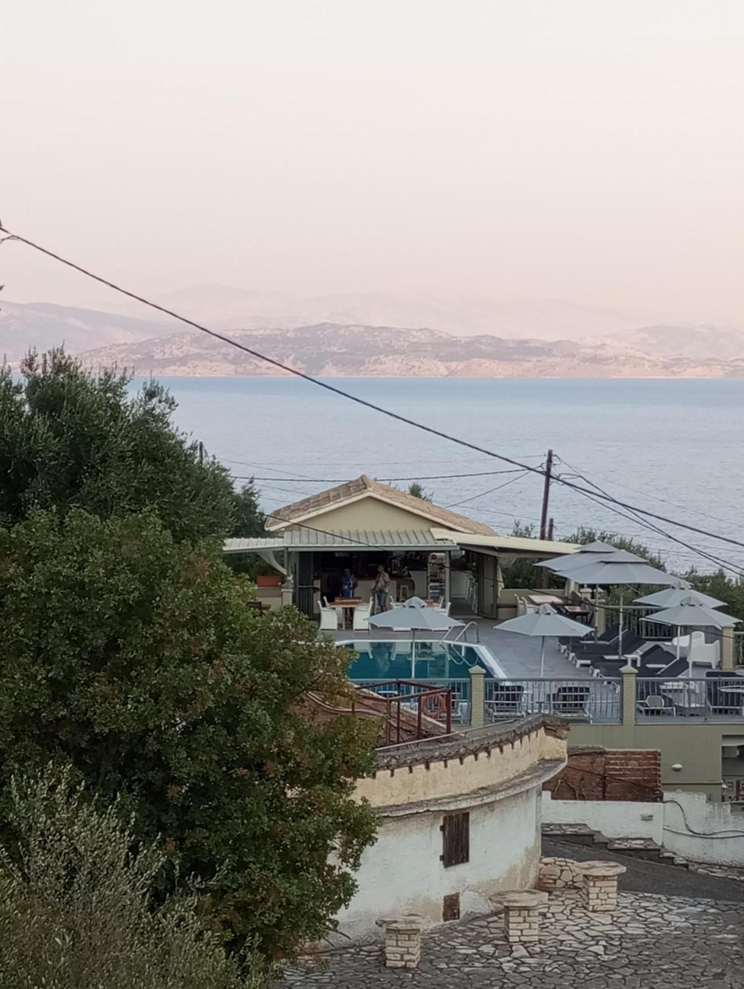 Sarakinos Apartments バルバティ エクステリア 写真